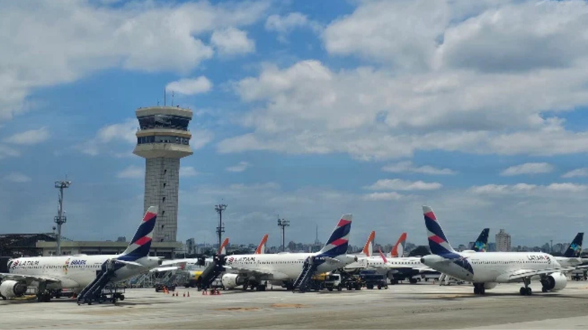 Mais de 80 voos afetados por ventania em SP e RJ