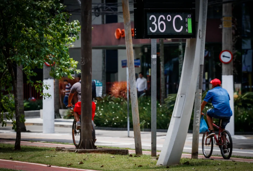 Frente fria derruba temperaturas no Sudeste após calor intenso