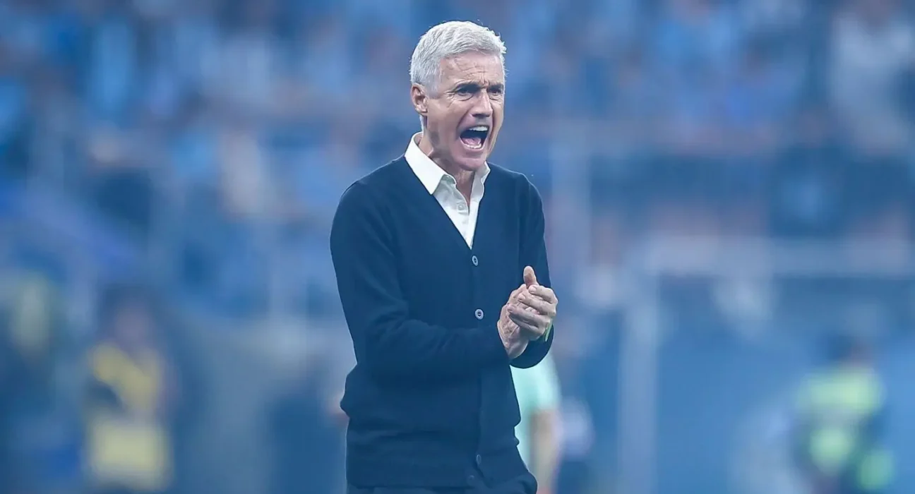 Luís Castro critica calendário do futebol brasileiro: mudanças necessárias