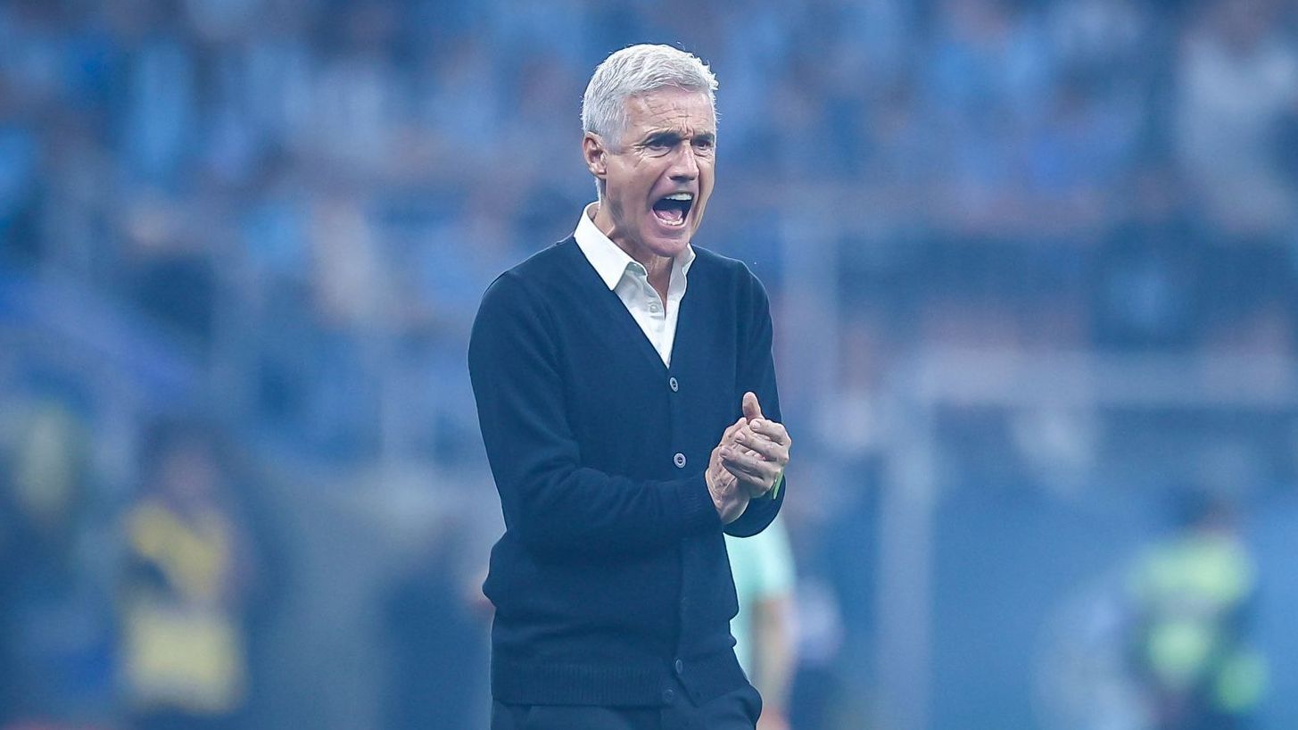 Luís Castro critica calendário do futebol brasileiro: mudanças necessárias