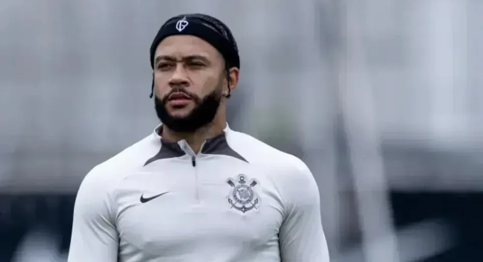 Acordo entre Corinthians e Memphis Depay ainda pode melar; confira as implicações.