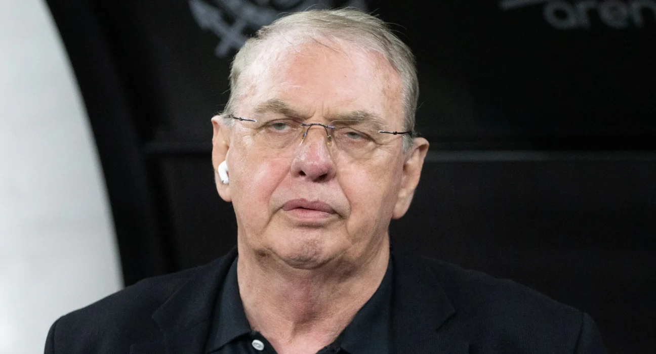 Pressão em Stabile aumenta, e Corinthians mira Memphis como alvo