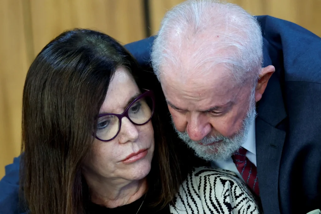 Lula chama presidente da Petrobras de magnata do petróleo e critica