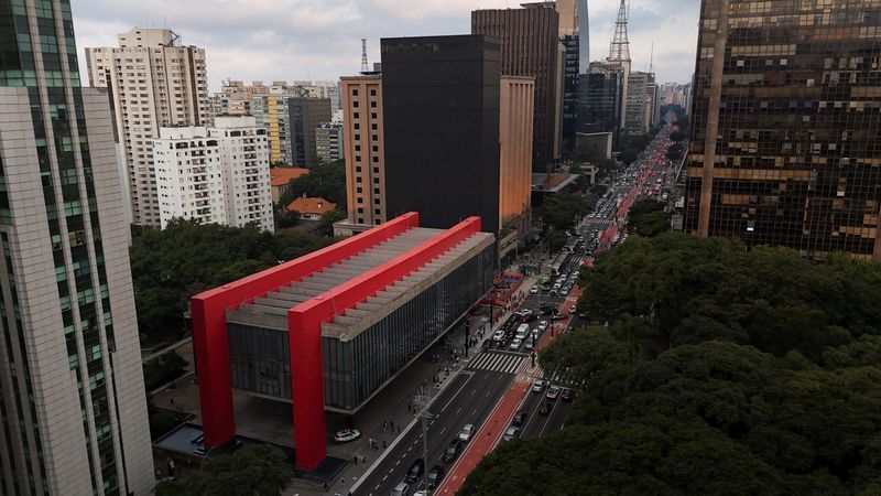 Prefeitura de SP proíbe uso de geradores por artistas na Avenida Paulista