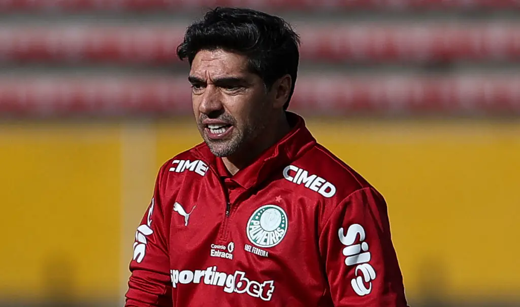 Abel é citado como favorito do Sporting e reafirma lealdade ao Palmeiras