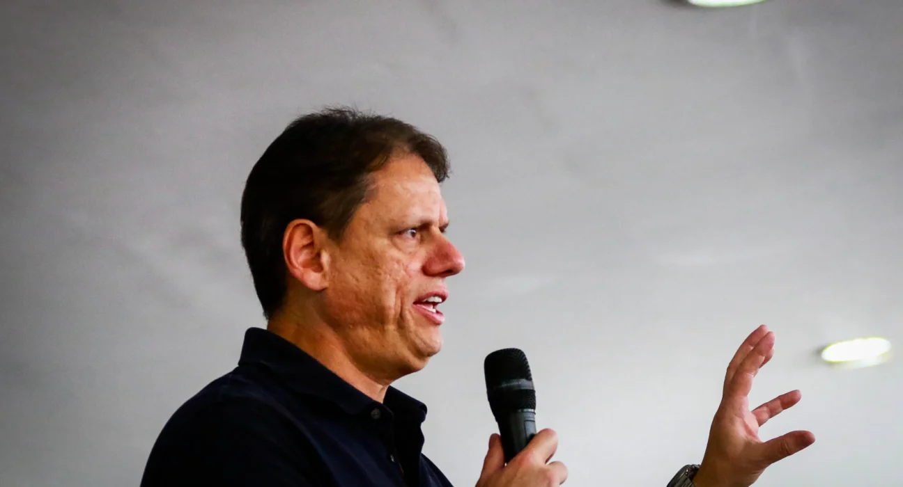 Tarcísio diz que relato de Vorcaro sobre doação é inaceitável