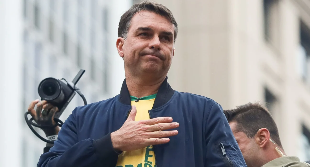 Flávio usou jatinho de Vorcaro em viagem dos EUA ao Brasil
