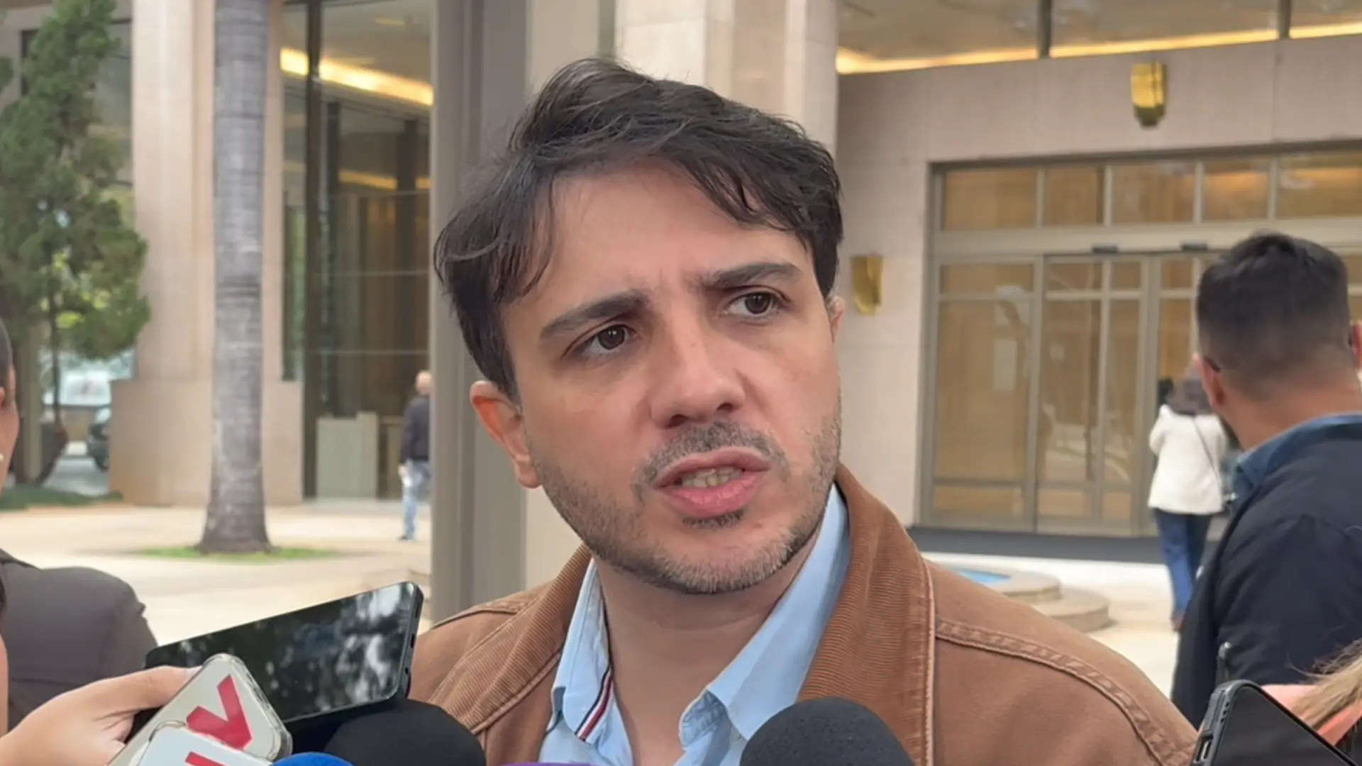 Renan sinaliza neutralidade no 2º turno e critica STF