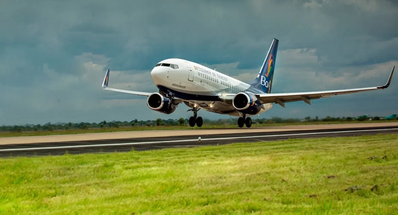 Boeing da Bolívia faz pouso de emergência em Guarulhos seguro