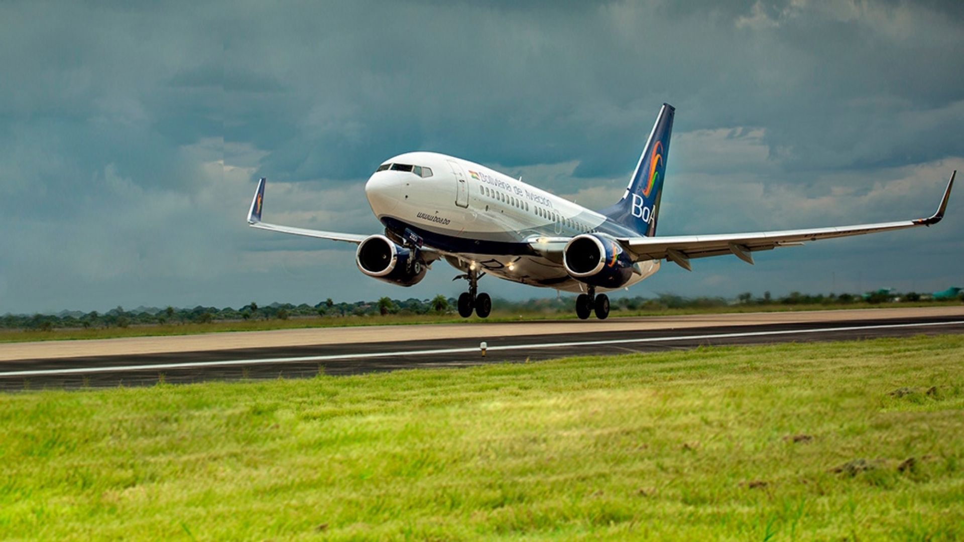 Boeing da Bolívia faz pouso de emergência em Guarulhos seguro