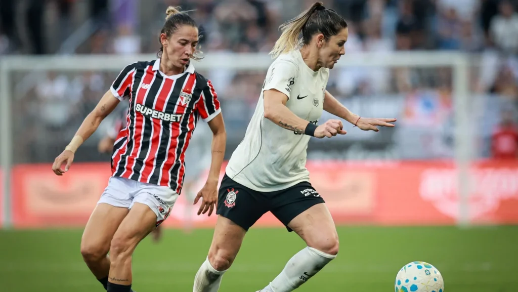 São Paulo tenta quebrar hegemonia do Corinthians no Brasileirão
