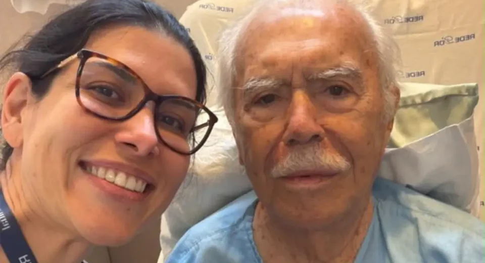 Sarney diz que está no quarto e se recupera bem da cirurgia