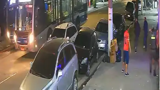 Vídeo mostra momento em que falsos policiais matam morador em SP; justiça cobrará responsabilidades.
