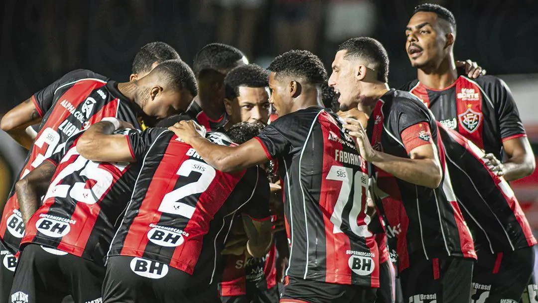 Adversário do Corinthians, Vitória tem dificuldades fora de casa
