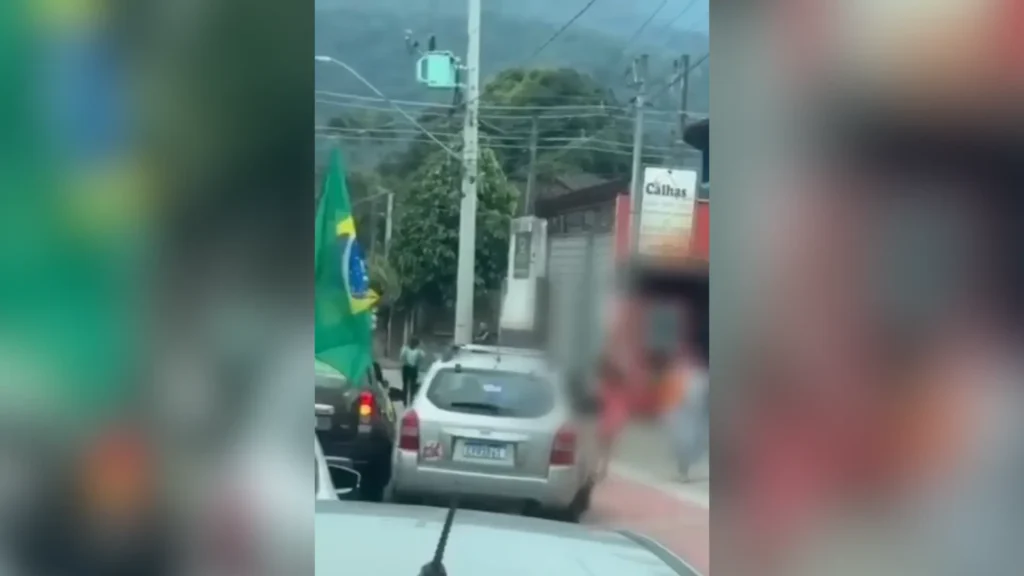 Homem é preso por atropelar crianças em carreata política em Ilhabela