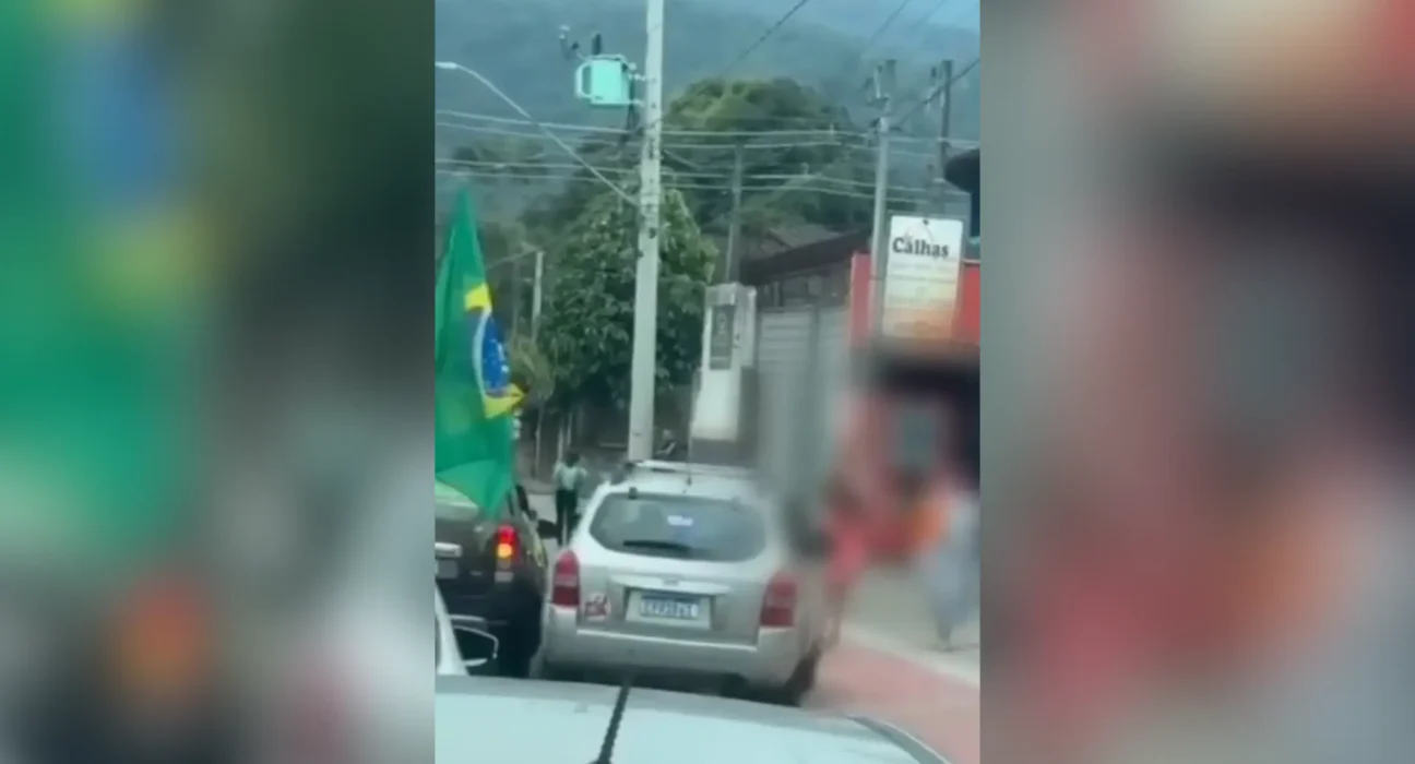 Homem é preso por atropelar crianças em carreata política em Ilhabela