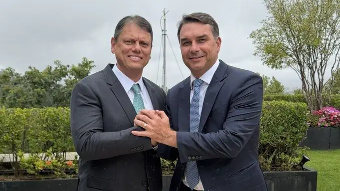 Tarcísio fala em pacificação e destaca equipe de Flávio
