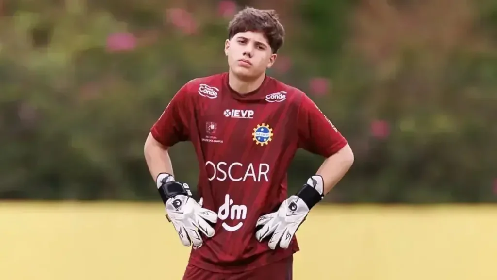 Goleiro de 14 anos que defendia time paulista morre tragicamente