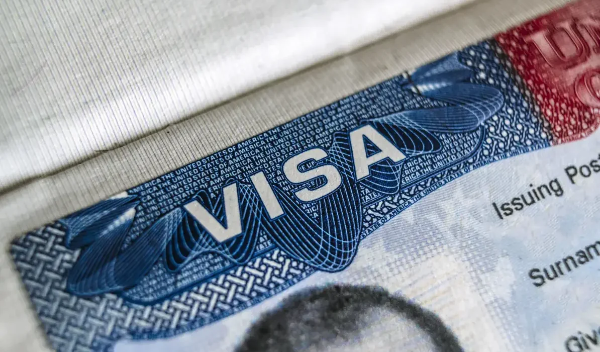 Fechamento de consulados dos EUA ao público afeta vistos: Saiba como agir